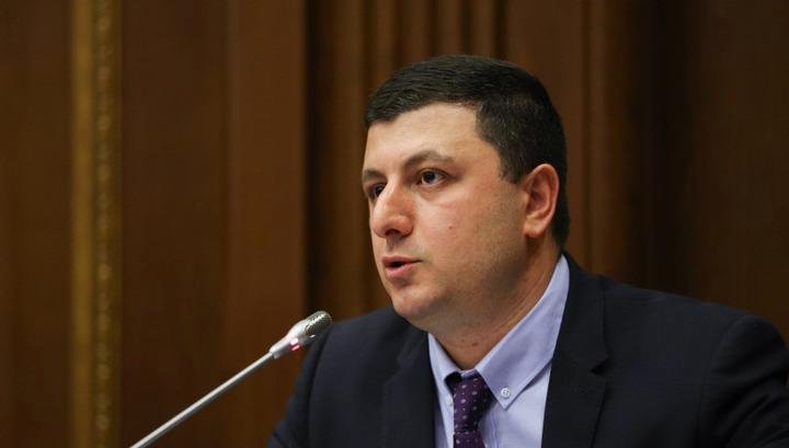 Փաշինյանը երևի զբաղված է ՏԻՄ «բազառներով», չի հասցնում իրեն ուղղվող պաշտոնական գրություններին արձագանքել․ Տիգրան Աբրահամյան