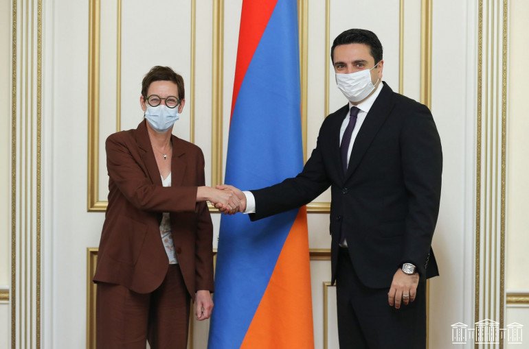 Ալեն Սիմոնյանն ընդունել է ՀՀ-ում Ֆրանսիայի նորանշանակ դեսպանին