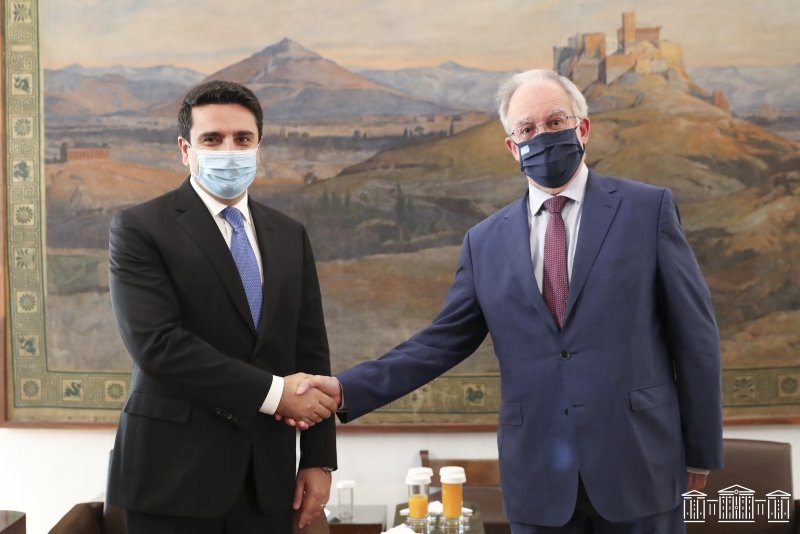 Ալեն Սիմոնյանը հյուրընկալվել է Հունաստանի խորհրդարանի նախագահ Կոստանտինոս Տասուլասին 