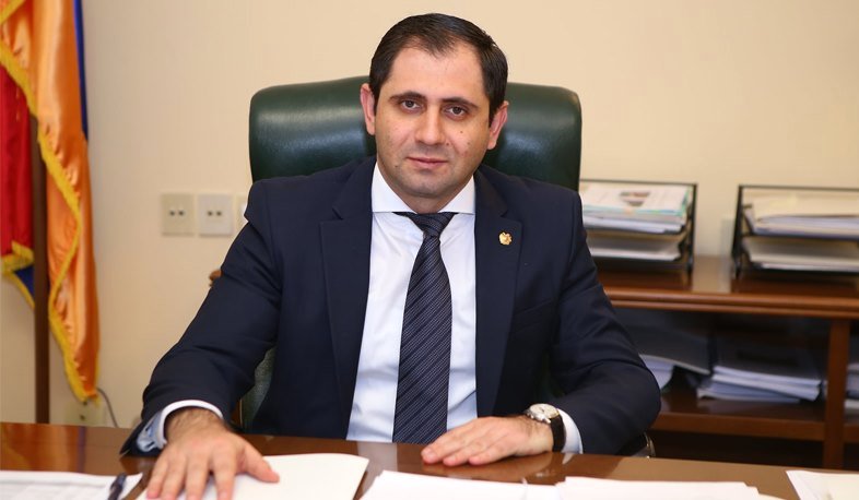 Սուրեն Պապիկյանը կմեկնի չվճարվող արձակուրդի