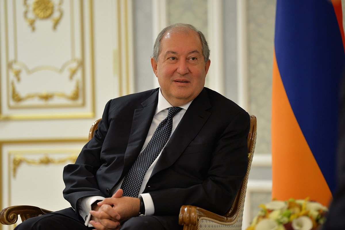 Արմեն Սարգսյանը հանդիպում է արտախորհրդարանական ուժերի հետ