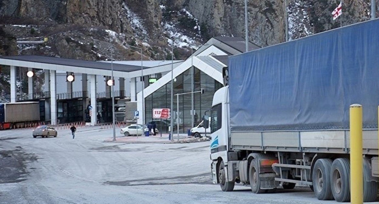 Վրաստանի ռազմական ավտոճանապարհը փակ է ծանր մեքենաների համար