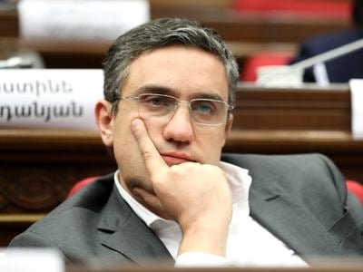 Ինչո՞ւ է Փաշինյանը հրաժարվում ստորագրել Ռուբինյանի մանդատի տակ․ Արթուր Ղազինյան
