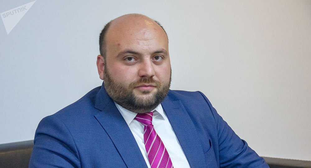 ՔՊ-ական պատգամավորները գինարբուք են կազմակերպել խորհրդարանում. Ժողովուրդ