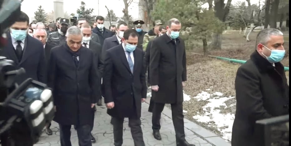 Իշխանությունից ովքեր են Եռաբլուրում