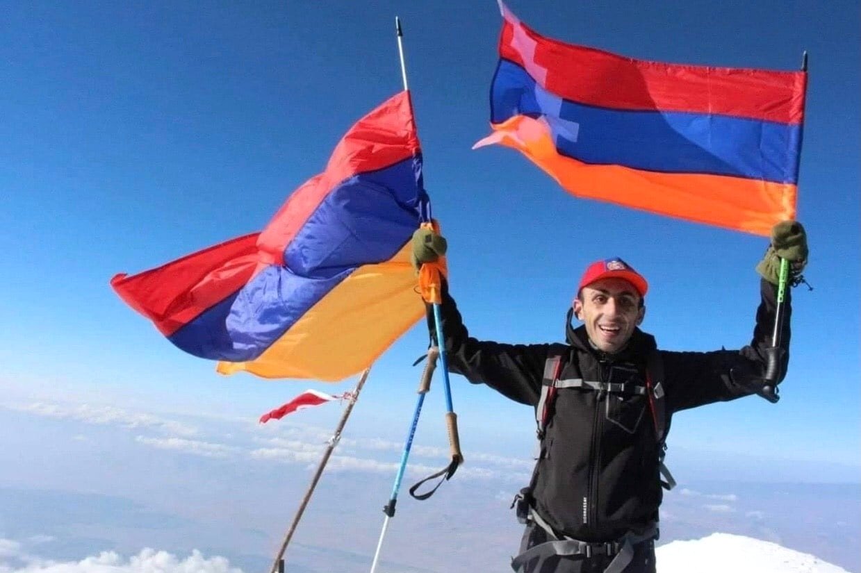 Արդյո՞ք կուրությունը խանգարում է ինձ իմ պաշտոնական լիազորությունները պատշաճորեն կատարելու հարցում. Արտակ Բեգլարյան